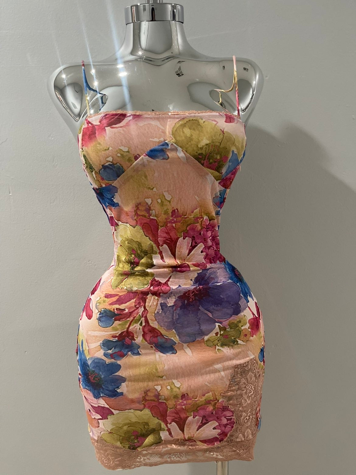 Alyssa Pink Floral Mini Dress￼