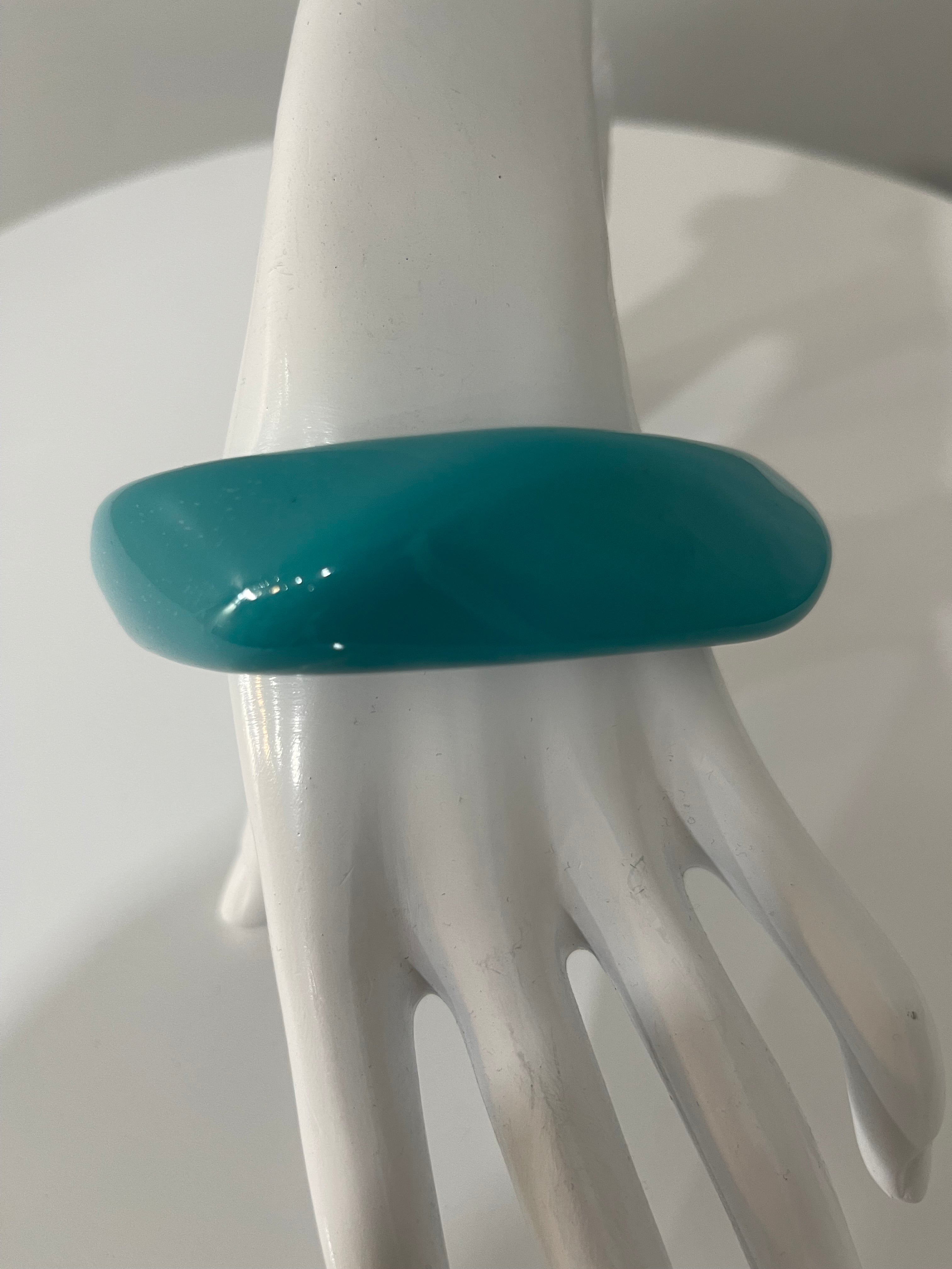 Fashionable bangle-turquoise